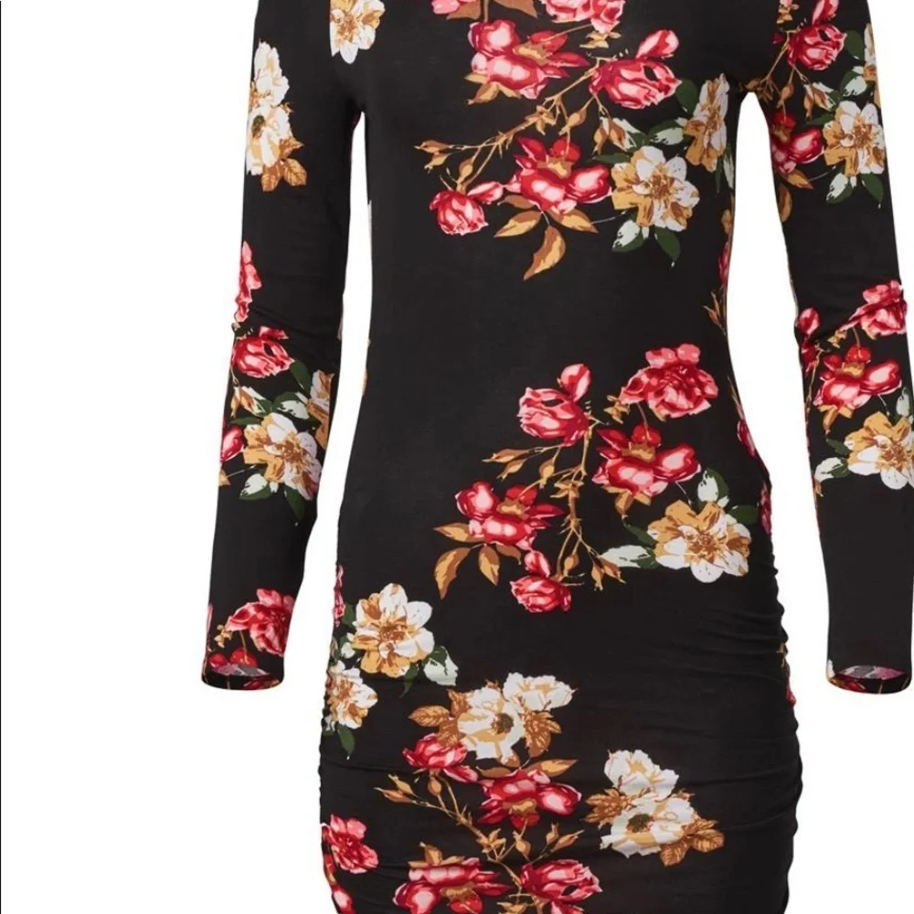 Long Sleeve Ruched Dress - Picture 4 of 4